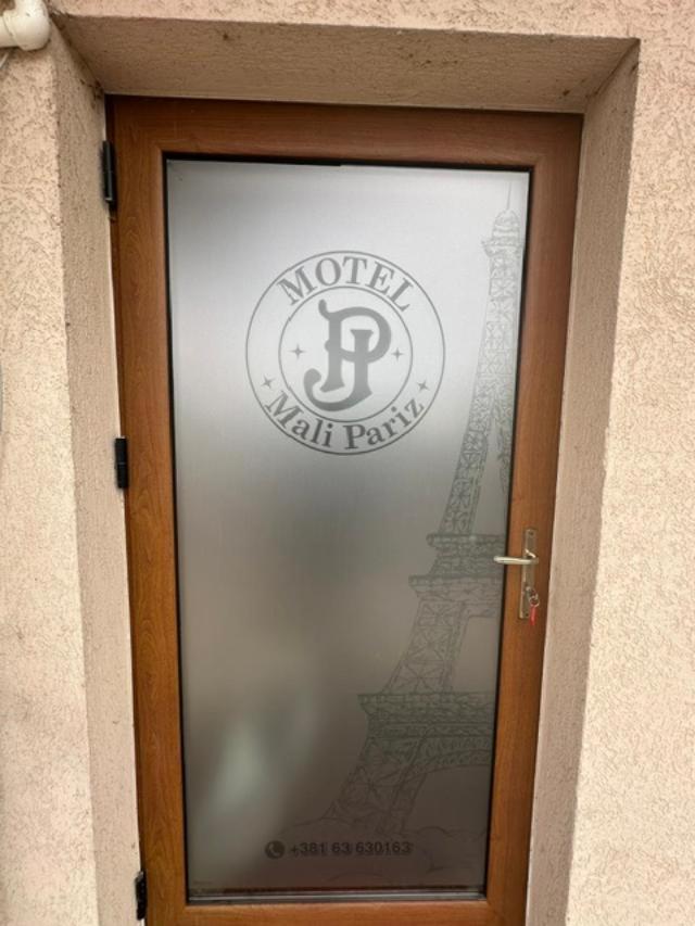 Jp Motel Mali Pariz Bor Exterior photo